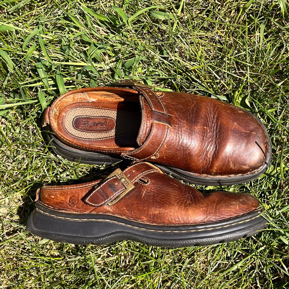 BORN clogs size 8